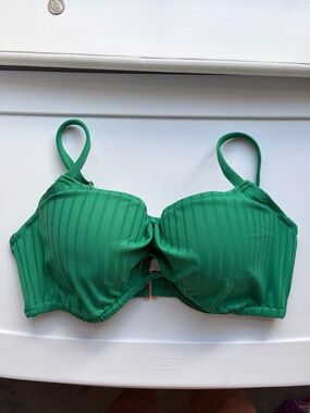 Shade and Shore Target Green Underwire Padded Bikini Top